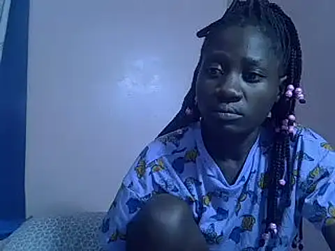 Snapshot of Petite_rider chatting on February 5, 2025, 12:53 am Petite rider online show from February 5, 2025, 12:53 am