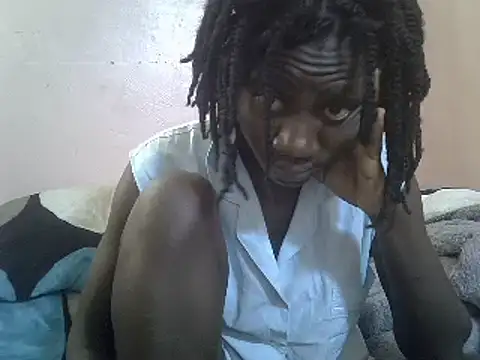 Snapshot of Petite_rider chatting on March 17, 2025, 12:35 pm Petite rider online show from March 17, 2025, 12:35 pm