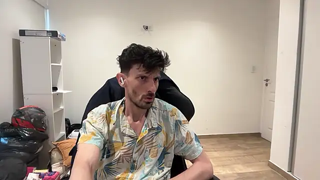 nicolaaaaas online show from November 26, 2025, 12:06 pm