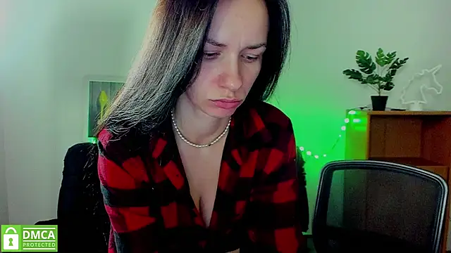 annakillianox online show from November 12, 2025, 6:25 am