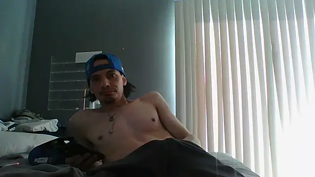 Snapshot of gifted723 chatting on December 2, 2025, 8:15 pm gifted723 online show from December 2, 2025, 8:15 pm