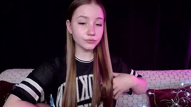 Snapshot of SindiWatsoon chatting on December 13, 2024, 5:43 pm SindiWatsoon online show from December 13, 2024, 5:43 pm