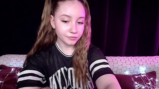 Snapshot of SindiWatsoon chatting on December 16, 2024, 6:16 pm SindiWatsoon online show from December 16, 2024, 6:16 pm