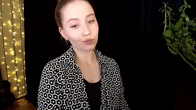 Snapshot of SindiWatsoon chatting on October 29, 2025, 12:29 pm SindiWatsoon online show from October 29, 2025, 12:29 pm