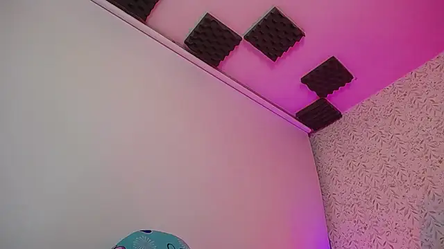 luly pink online show from February 6, 2026, 3:55 am