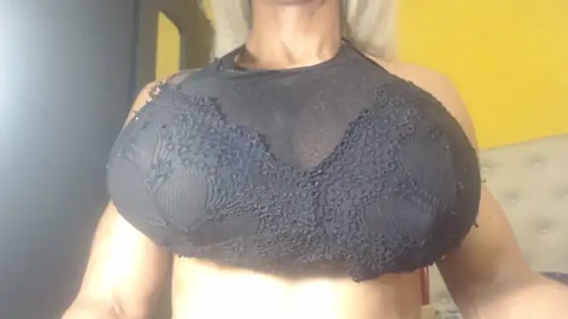 Snapshot of DanielaMuscleTS chatting on January 30, 2025, 9:04 pm DanielaMuscleTS online show from January 30, 2025, 9:04 pm