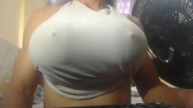 Snapshot of DanielaMuscleTS chatting on December 18, 2025, 7:53 pm DanielaMuscleTS online show from December 18, 2025, 7:53 pm