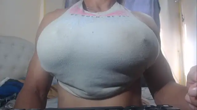 Snapshot of DanielaMuscleTS chatting on January 9, 2026, 7:15 pm DanielaMuscleTS online show from January 9, 2026, 7:15 pm