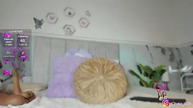 christal cutee online show from March 8, 2026, 4:05 am