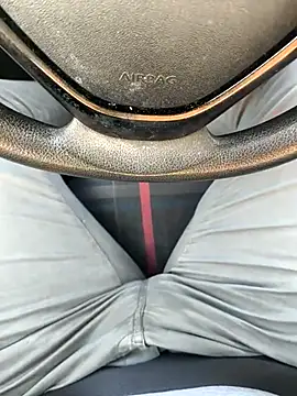 onbifeet online show from December 2, 2025, 2:12 pm