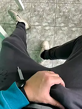 onbifeet online show from March 22, 2026, 3:37 pm