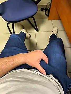 onbifeet online show from April 3, 2026, 2:26 pm