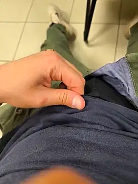 onbifeet online show from April 23, 2026, 5:48 pm