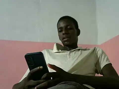 Snapshot of Bigras0011 chatting on December 2, 2024, 3:26 am Bigras0011 online show from December 2, 2024, 3:26 am