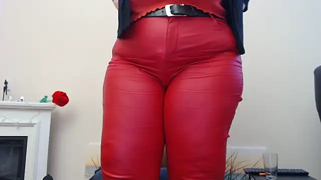 MilfGina online show from February 12, 2025, 8:18 pm