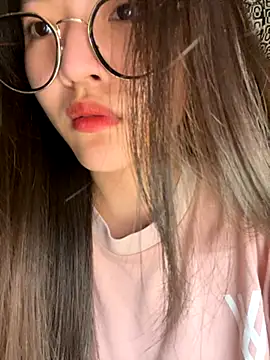 Krixxi22 online show from November 7, 2025, 7:03 pm