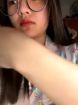 Krixxi22 online show from December 2, 2025, 3:40 pm