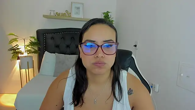 zoe danae  online show from January 17, 2025, 12:10 pm