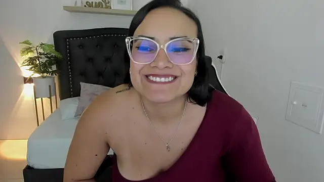 zoe danae  online show from January 22, 2025, 4:12 pm