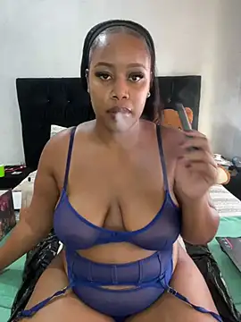 MimiCurves online show from January 7, 2025, 3:33 pm