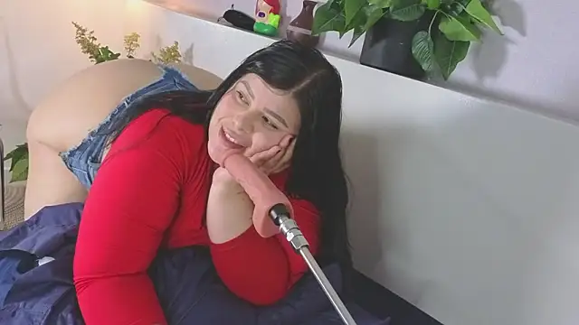 Snapshot of Scarlett_grey1 chatting on February 5, 2026, 4:17 am Scarlett grey1 online show from February 5, 2026, 4:17 am