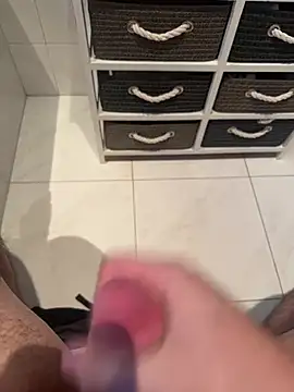 Deralboaus01 online show from March 31, 2026, 1:22 pm