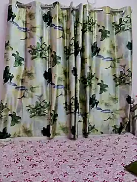 Natasha-143 online show from November 18, 2025, 7:18 pm