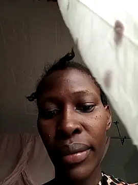 LOVELY-2BERRY online show from December 18, 2025, 5:02 am