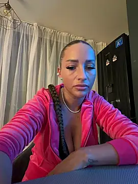 LovingBlondie online show from February 15, 2026, 4:09 am