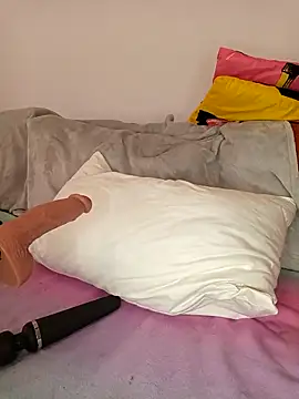 Timide girl2 online show from April 9, 2026, 6:19 am