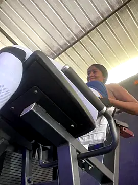 Berry Bans online show from November 21, 2025, 5:44 pm