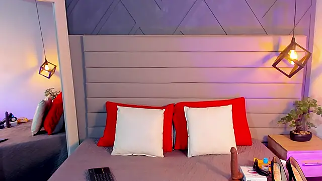 LadyLuminary online show from October 31, 2025, 7:48 pm