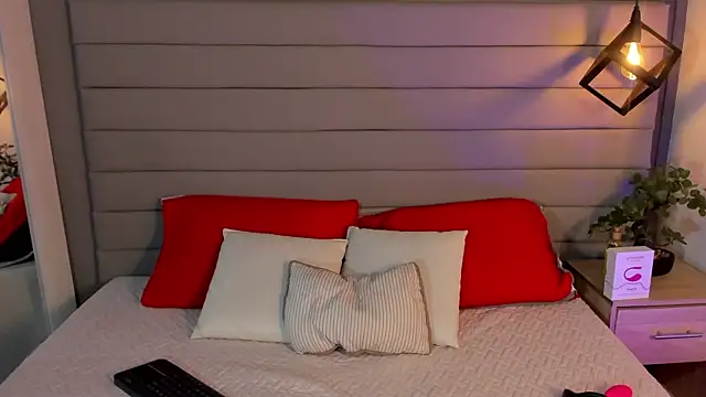 LadyLuminary online show from November 11, 2025, 8:53 pm