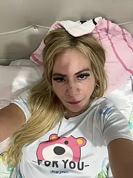 Snapshot of LARIANA_RIVERA23 chatting on February 10, 2026, 8:35 pm LARIANA RIVERA23 online show from February 10, 2026, 8:35 pm