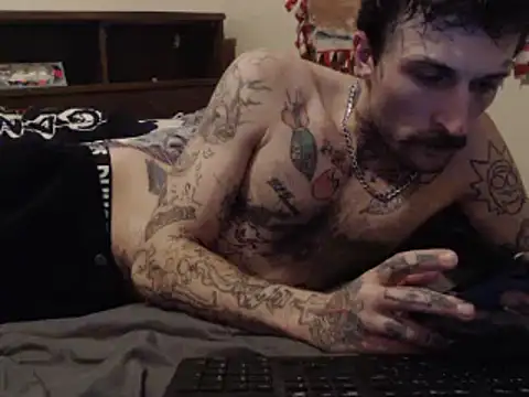 hungandtatted666 online show from January 17, 2025, 12:42 am