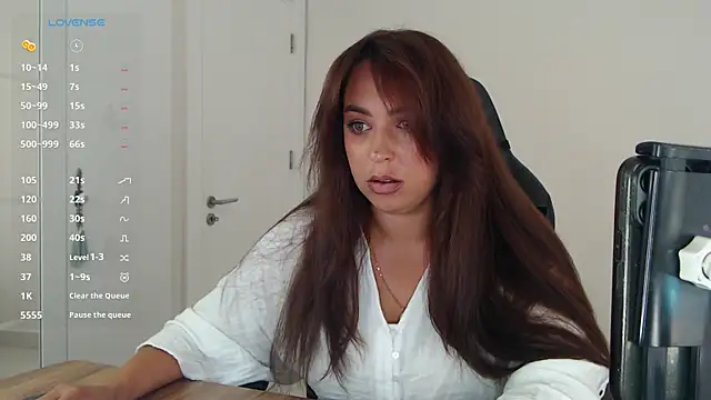 Snapshot of _Just_a_queen_3 chatting on July 3, 2026, 11:38 am Just a queen 3 online show from July 3, 2026, 11:38 am