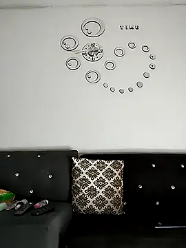 Demiansteven2 online show from November 5, 2025, 6:19 pm