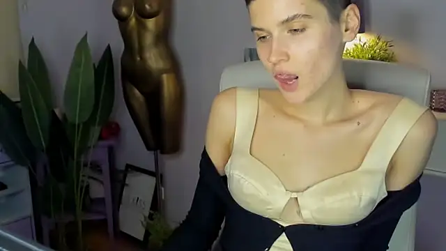 Snapshot of sarah_perfect chatting on November 8, 2025, 3:34 pm sarah perfect online show from November 8, 2025, 3:34 pm