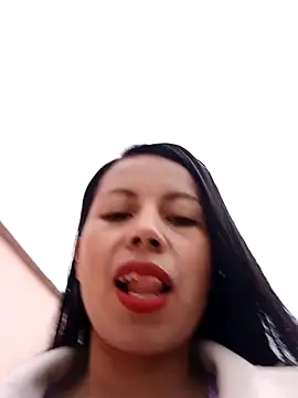 Snapshot of _andrea30 chatting on December 23, 2024, 11:04 am andrea30 online show from December 23, 2024, 11:04 am