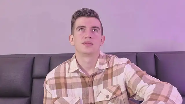 MikaelSlow online show from April 4, 2026, 3:31 pm