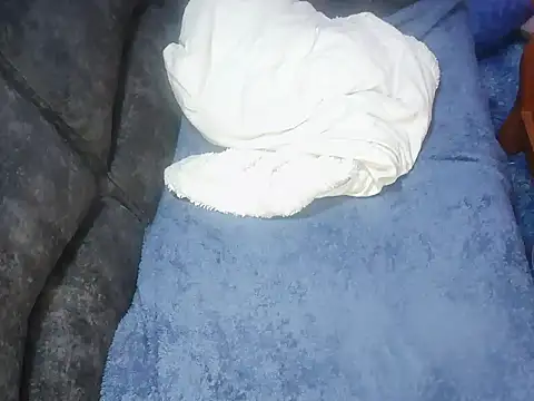 petitev online show from October 17, 2025, 4:26 am