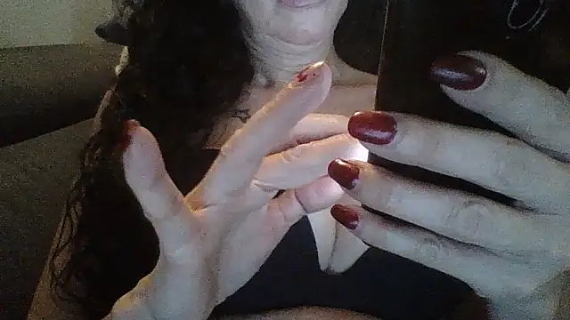 Snapshot of MarikaMilff chatting on January 5, 2025, 1:35 am MarikaMilff online show from January 5, 2025, 1:35 am