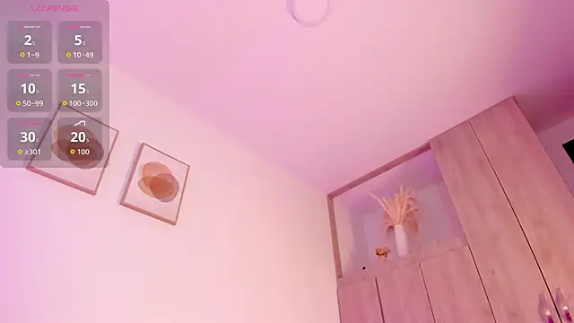 Mia 222 online show from February 14, 2026, 10:56 am