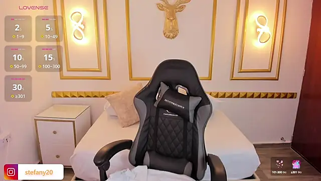 amor smith  online show from March 18, 2025, 2:58 am