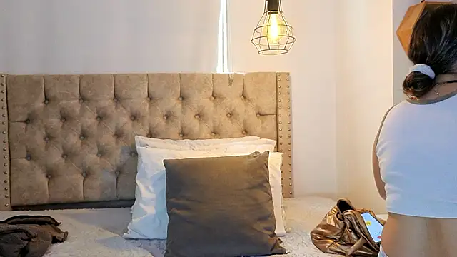 Anya Texas online show from February 6, 2026, 5:27 pm