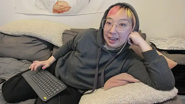 Snapshot of luxgray chatting on December 5, 2024, 12:41 am luxgray online show from December 5, 2024, 12:41 am