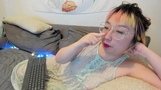 Snapshot of luxgray chatting on December 25, 2024, 6:20 am luxgray online show from December 25, 2024, 6:20 am