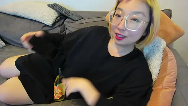 Snapshot of luxgray chatting on January 1, 2025, 1:04 am luxgray online show from January 1, 2025, 1:04 am