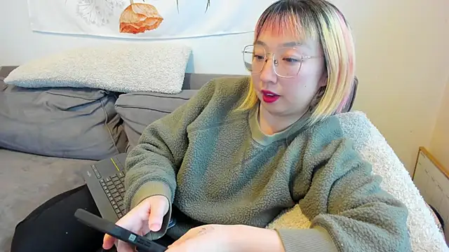 Snapshot of luxgray chatting on February 8, 2025, 9:25 pm luxgray online show from February 8, 2025, 9:25 pm