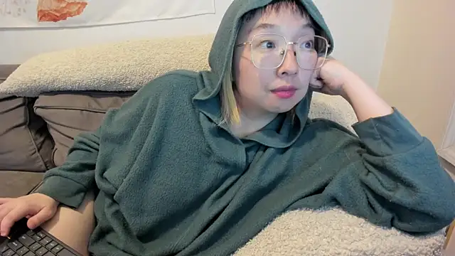 Snapshot of luxgray chatting on March 5, 2025, 3:08 am luxgray online show from March 5, 2025, 3:08 am